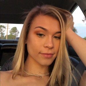 Meet your Posher, Briana